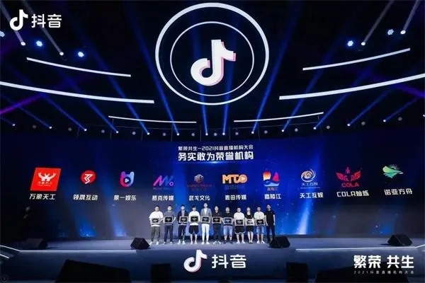 用手机可不可以查出一个人的社交信息？